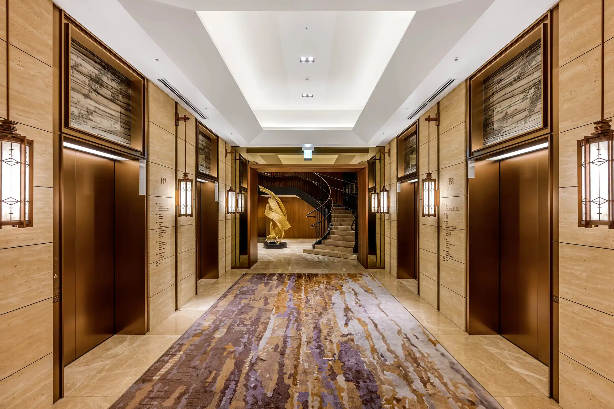 良い例：エレベーター撮影